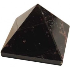 25-30mm Garnet pyramid
