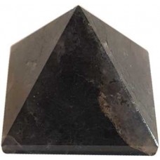 25-30mm Iolite pyramid