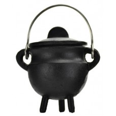 Plain cast iron cauldron  w/ lid 2 3/4