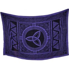 Triquetra tapestry 72
